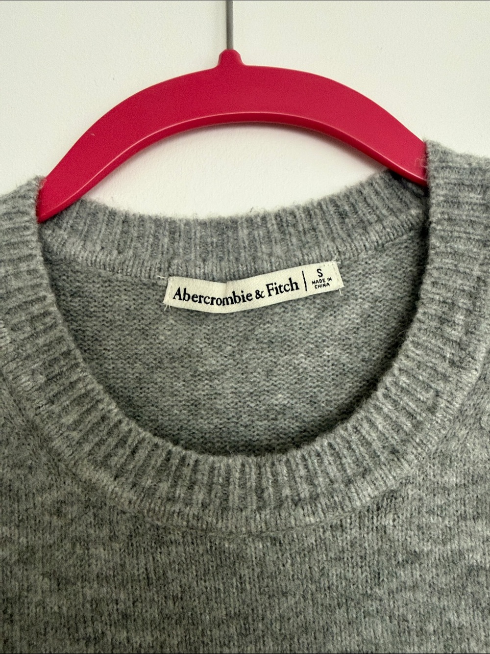 Abercrombie & Fitch Heather Gray Short-Sleeve Crewneck Sweater - Picture 3 of 3